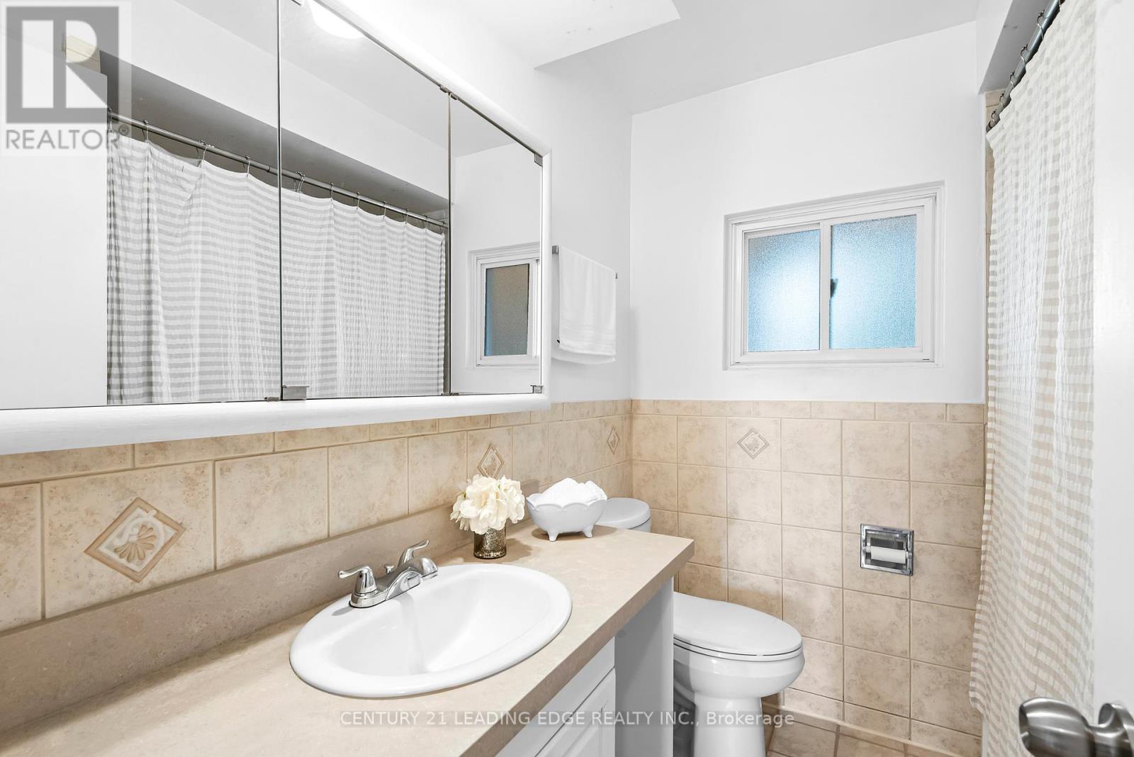 3651 Broomhill Crescent, Mississauga, Ontario  L4Y 3N5 - Photo 25 - W12370480