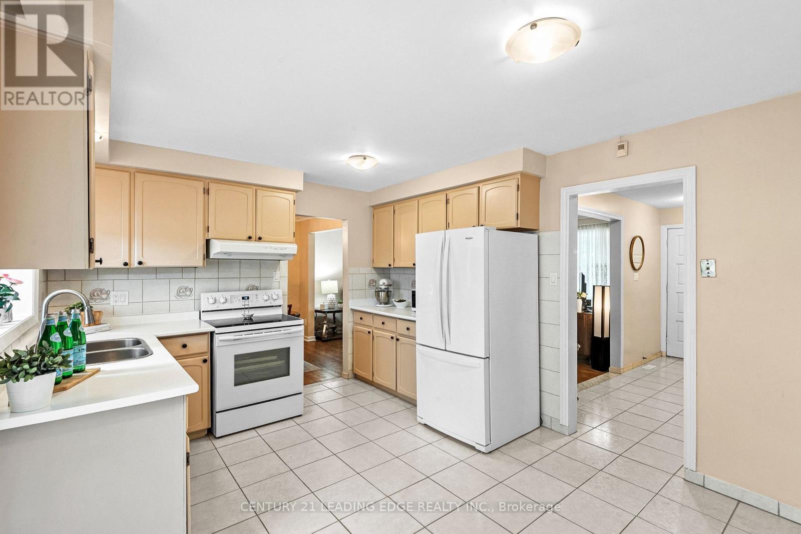 3651 Broomhill Crescent, Mississauga, Ontario  L4Y 3N5 - Photo 14 - W12370480
