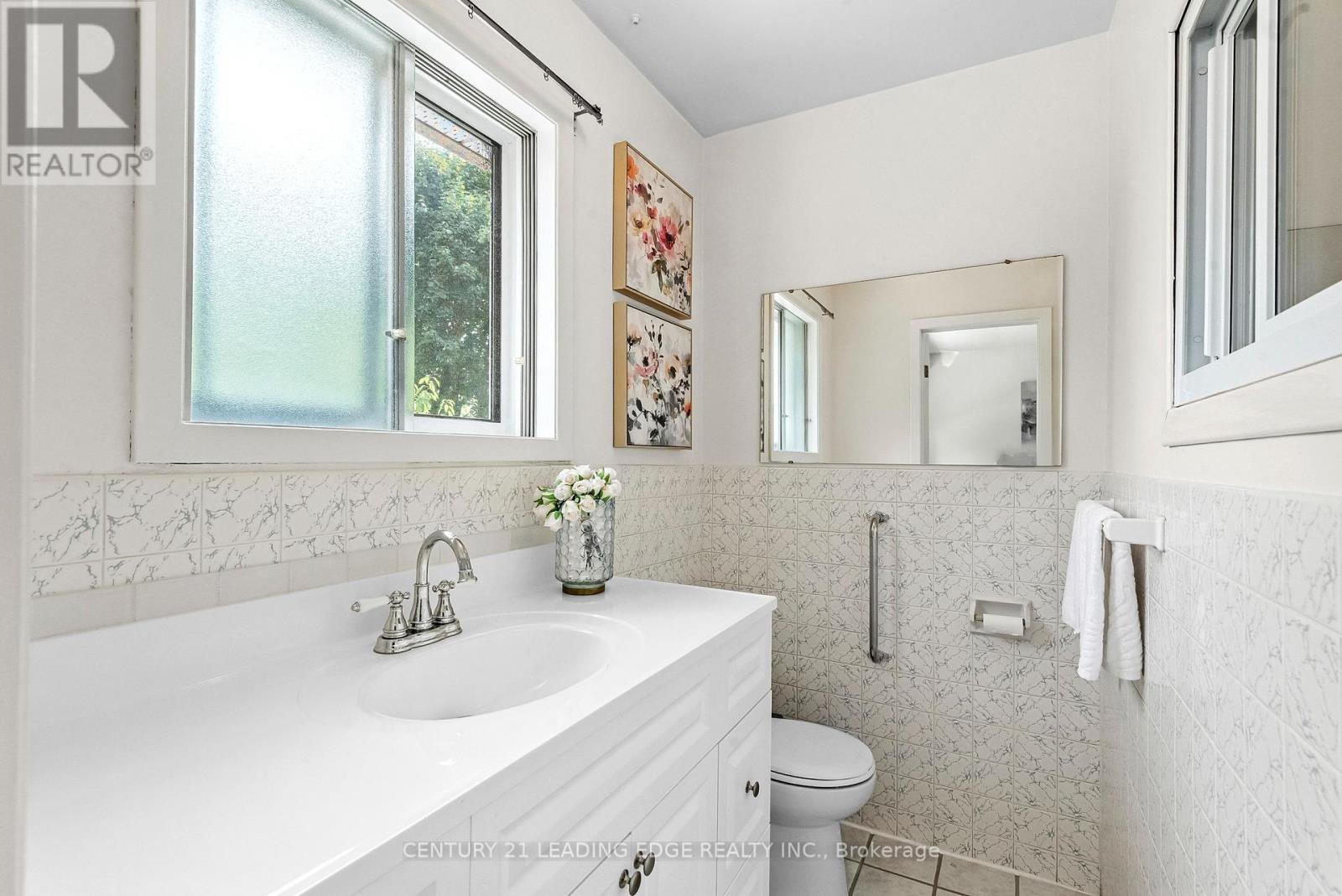 3651 Broomhill Crescent, Mississauga, Ontario  L4Y 3N5 - Photo 19 - W12370480
