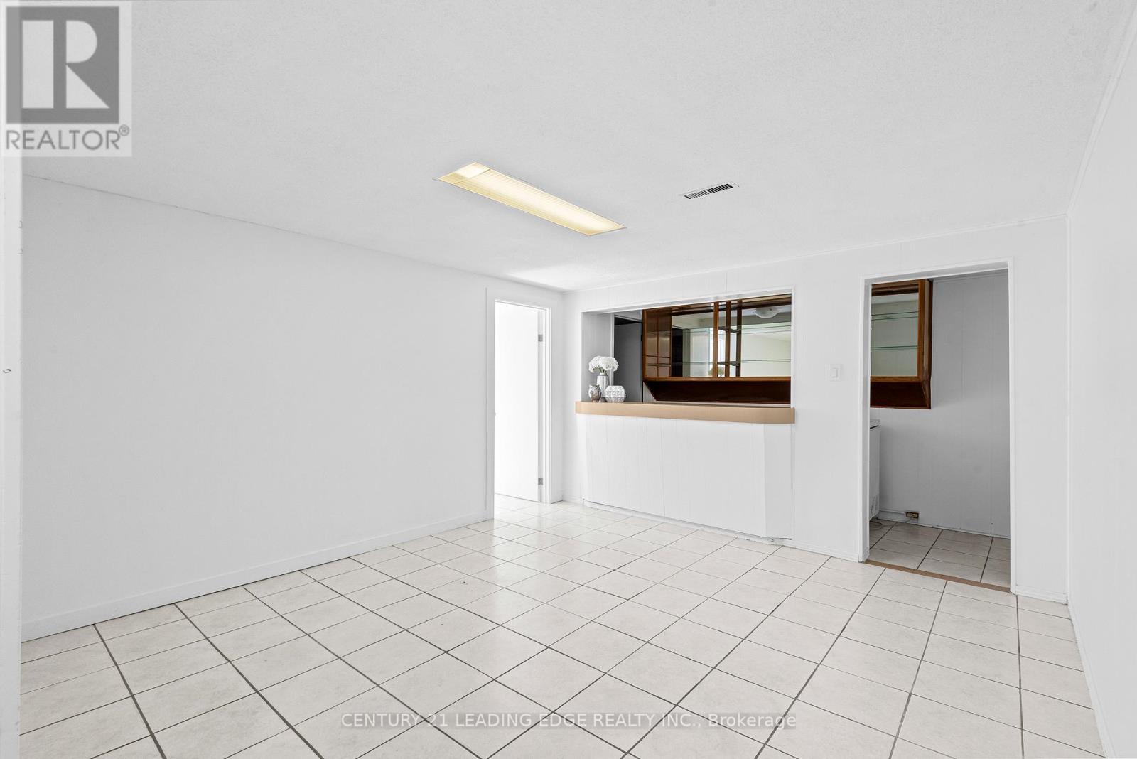 3651 Broomhill Crescent, Mississauga, Ontario  L4Y 3N5 - Photo 33 - W12370480