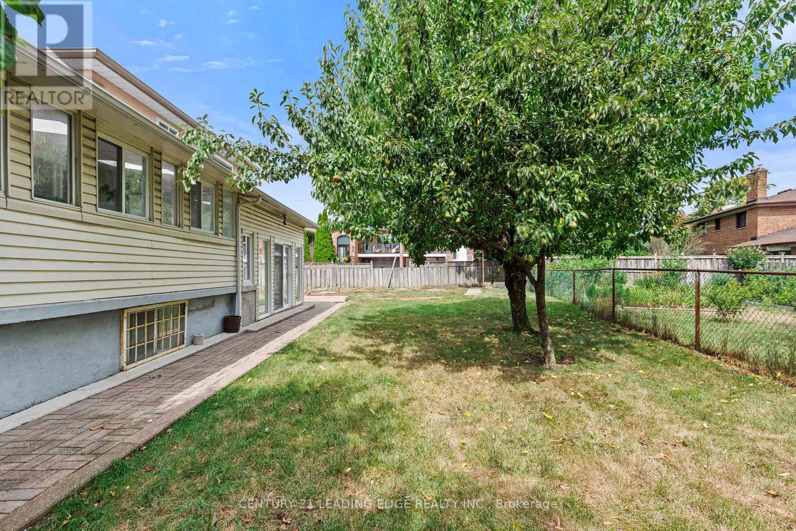 3651 Broomhill Crescent, Mississauga, Ontario  L4Y 3N5 - Photo 44 - W12370480