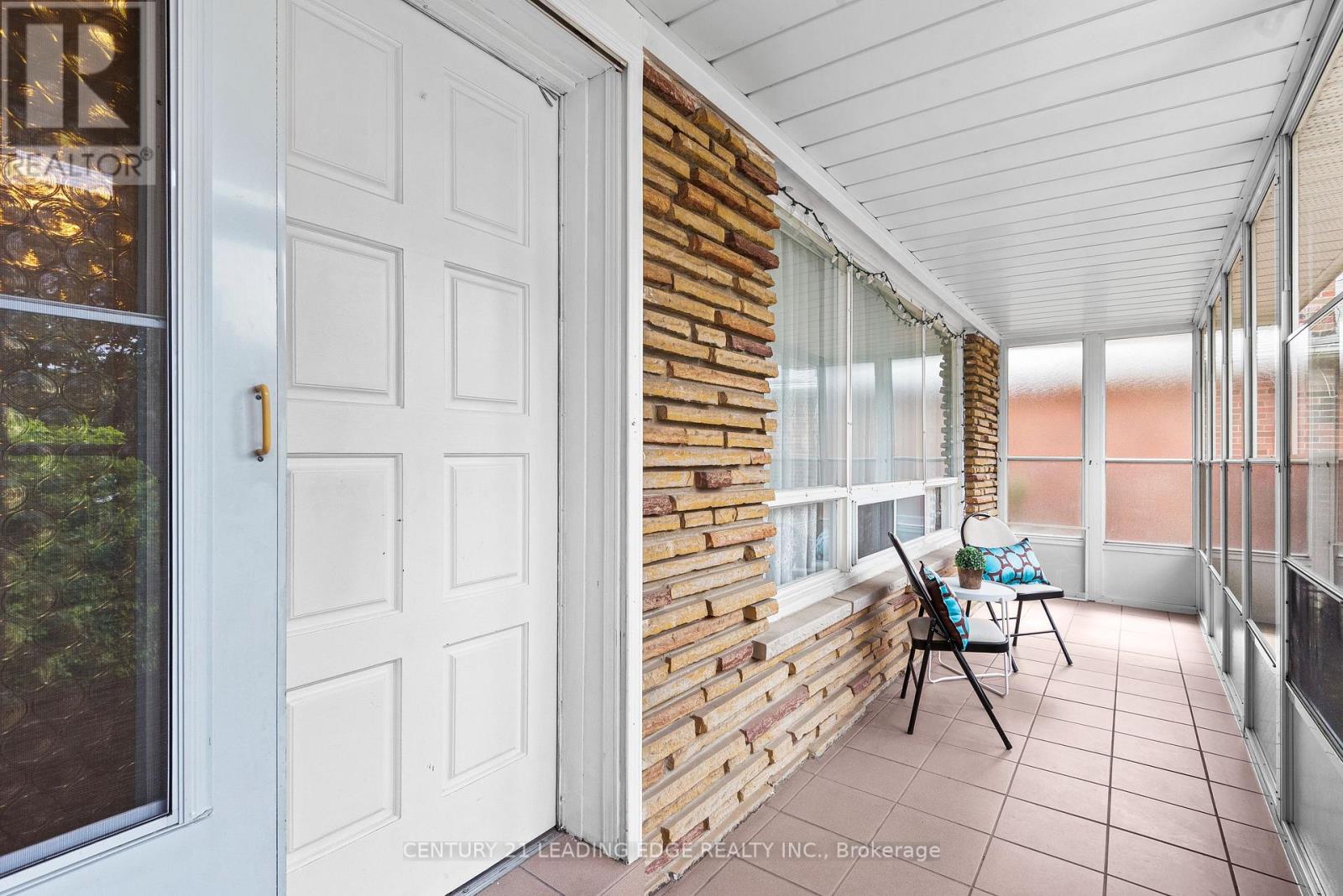 3651 Broomhill Crescent, Mississauga, Ontario  L4Y 3N5 - Photo 5 - W12370480
