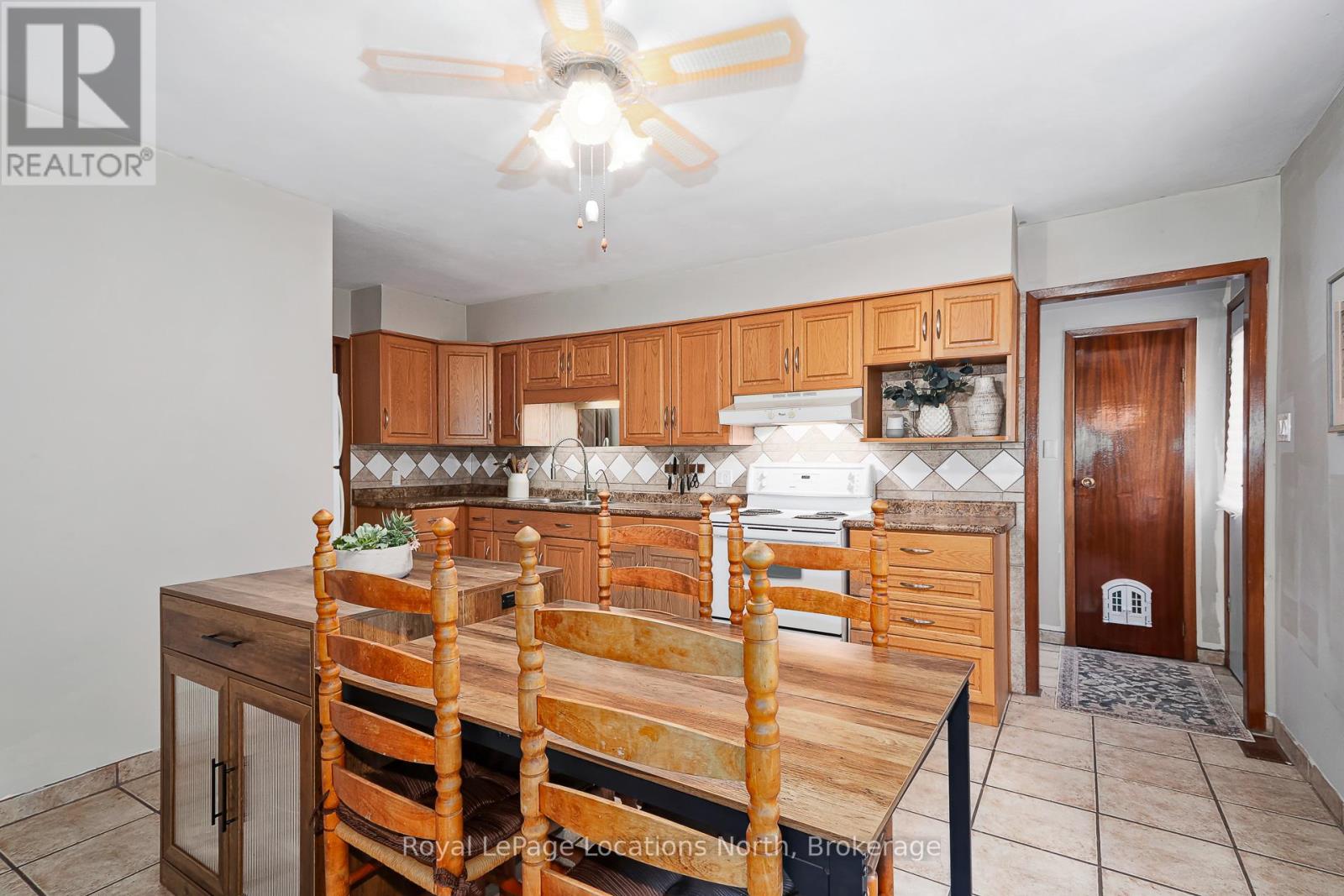 32 57th Street S, Wasaga Beach, Ontario  L9Z 1W5 - Photo 10 - S12452968
