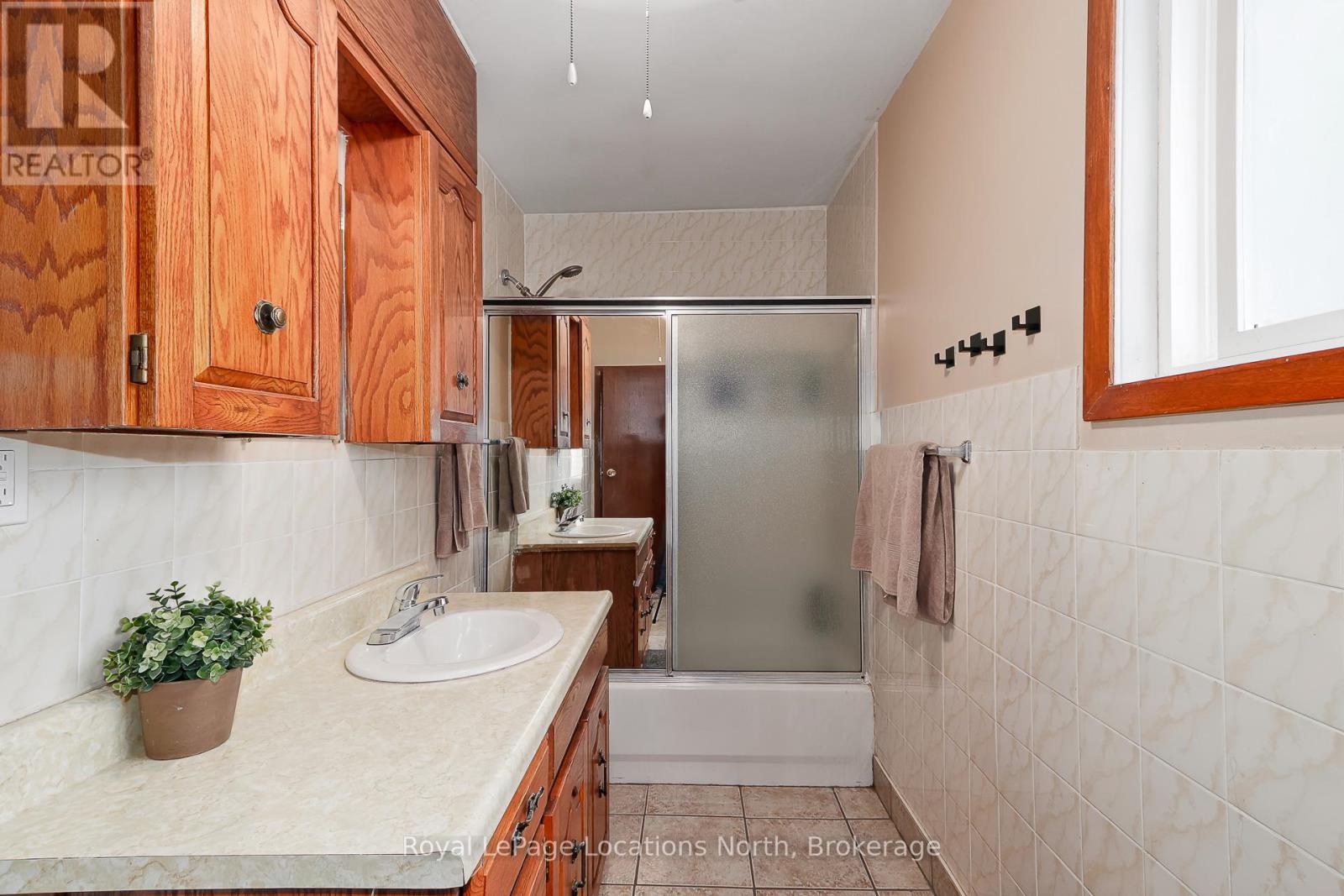 32 57th Street S, Wasaga Beach, Ontario  L9Z 1W5 - Photo 15 - S12452968