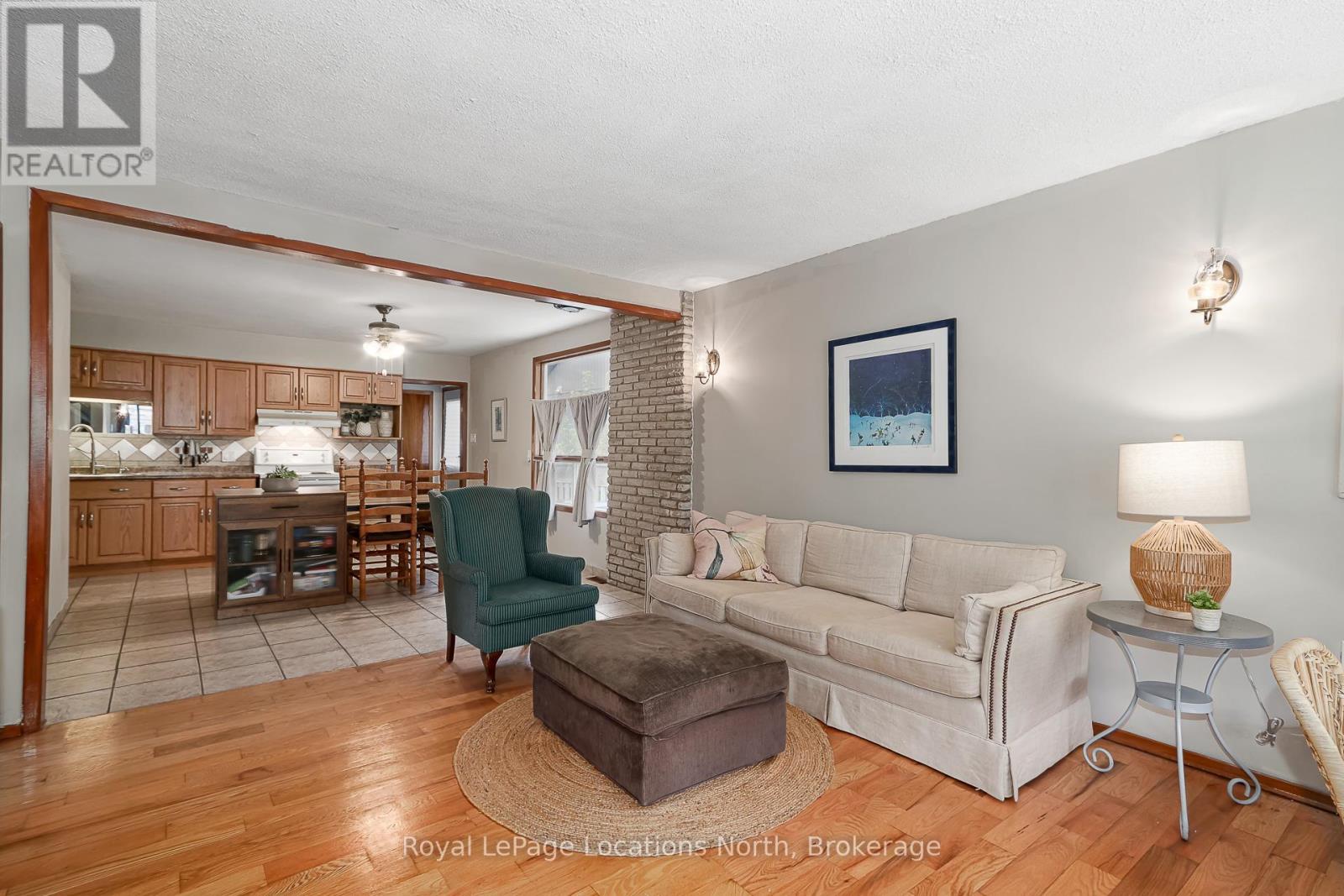 32 57th Street S, Wasaga Beach, Ontario  L9Z 1W5 - Photo 5 - S12452968