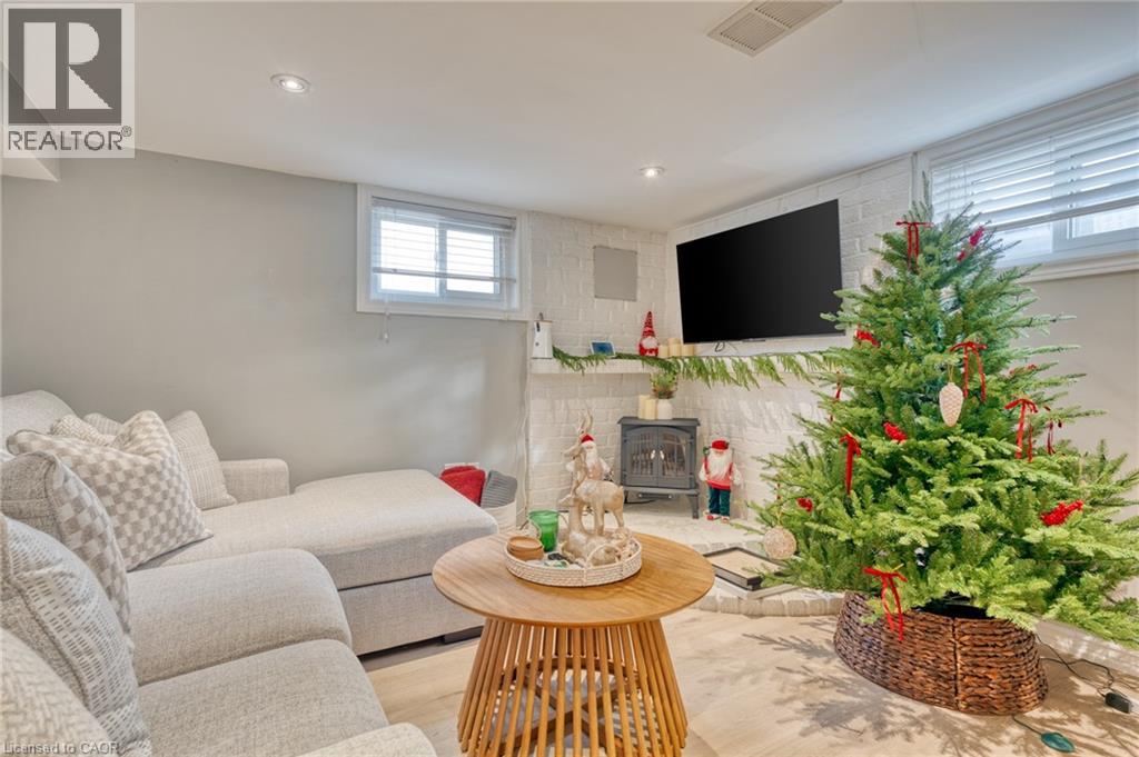 99 East 36th Street, Hamilton, Ontario  L8V 3Z2 - Photo 28 - 40777691