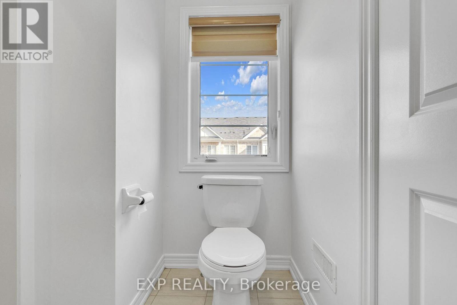 96 Fruitvale Circle, Brampton, Ontario  L7A 5B9 - Photo 12 - W12452816