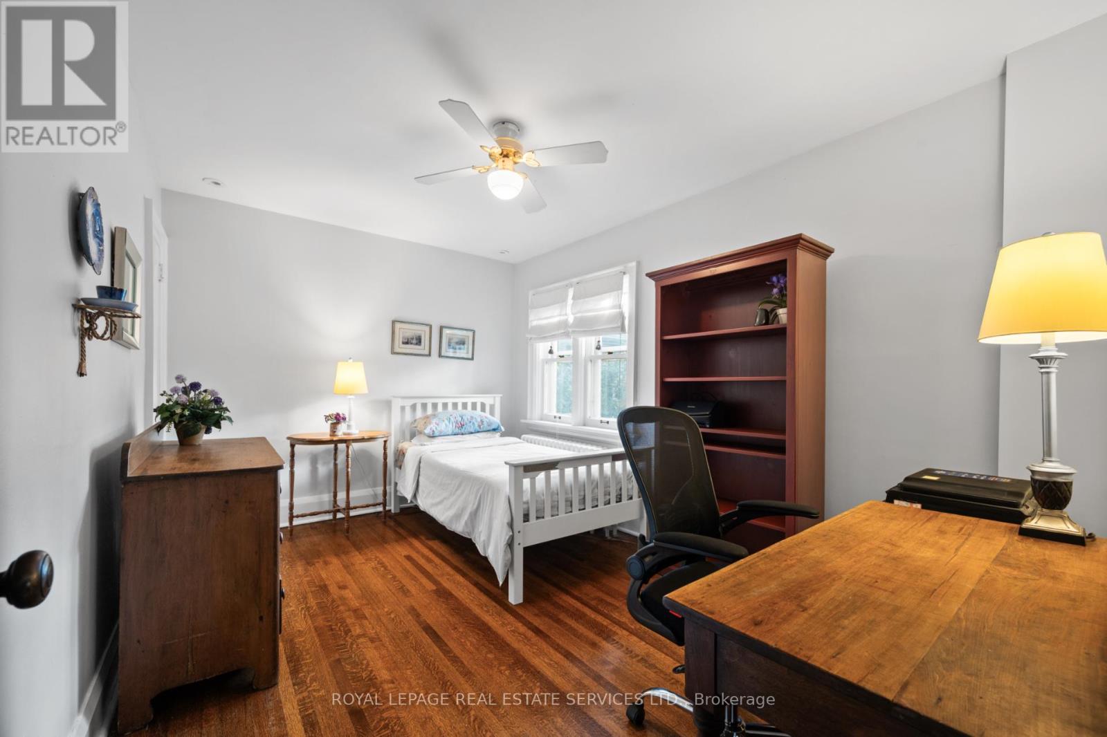 64 Grenview Boulevard N, Toronto, Ontario  M8X 2K4 - Photo 19 - W12452830
