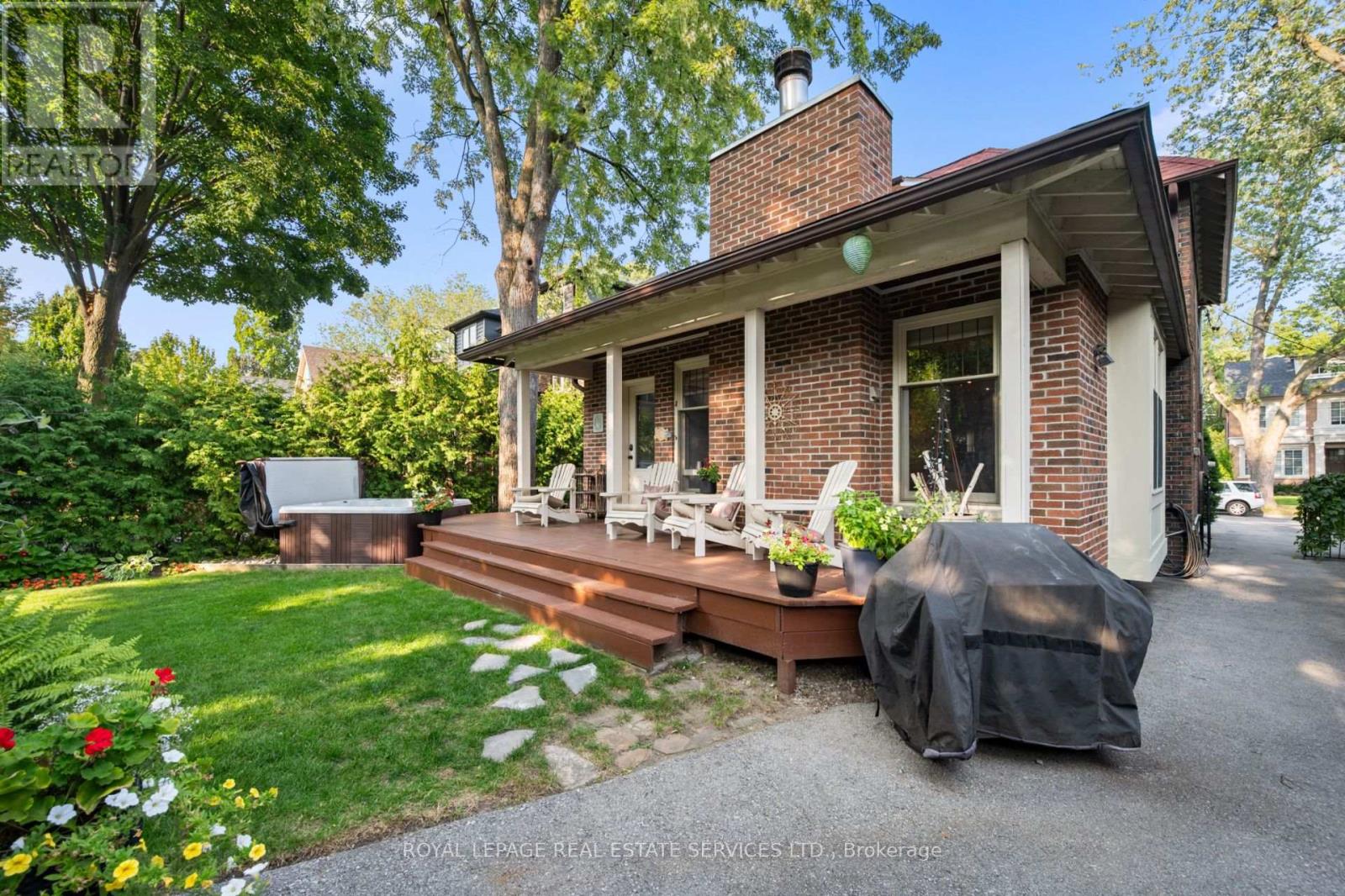 64 Grenview Boulevard N, Toronto, Ontario  M8X 2K4 - Photo 34 - W12452830