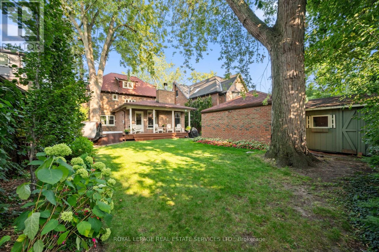 64 Grenview Boulevard N, Toronto, Ontario  M8X 2K4 - Photo 38 - W12452830