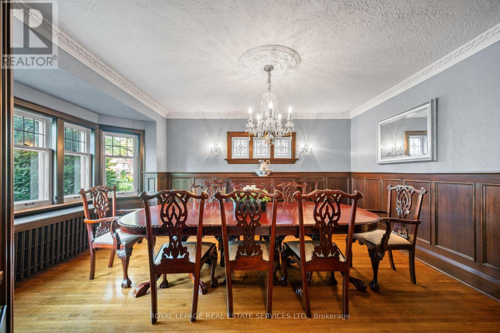64 Grenview Boulevard N, Toronto, Ontario  M8X 2K4 - Photo 6 - W12452830