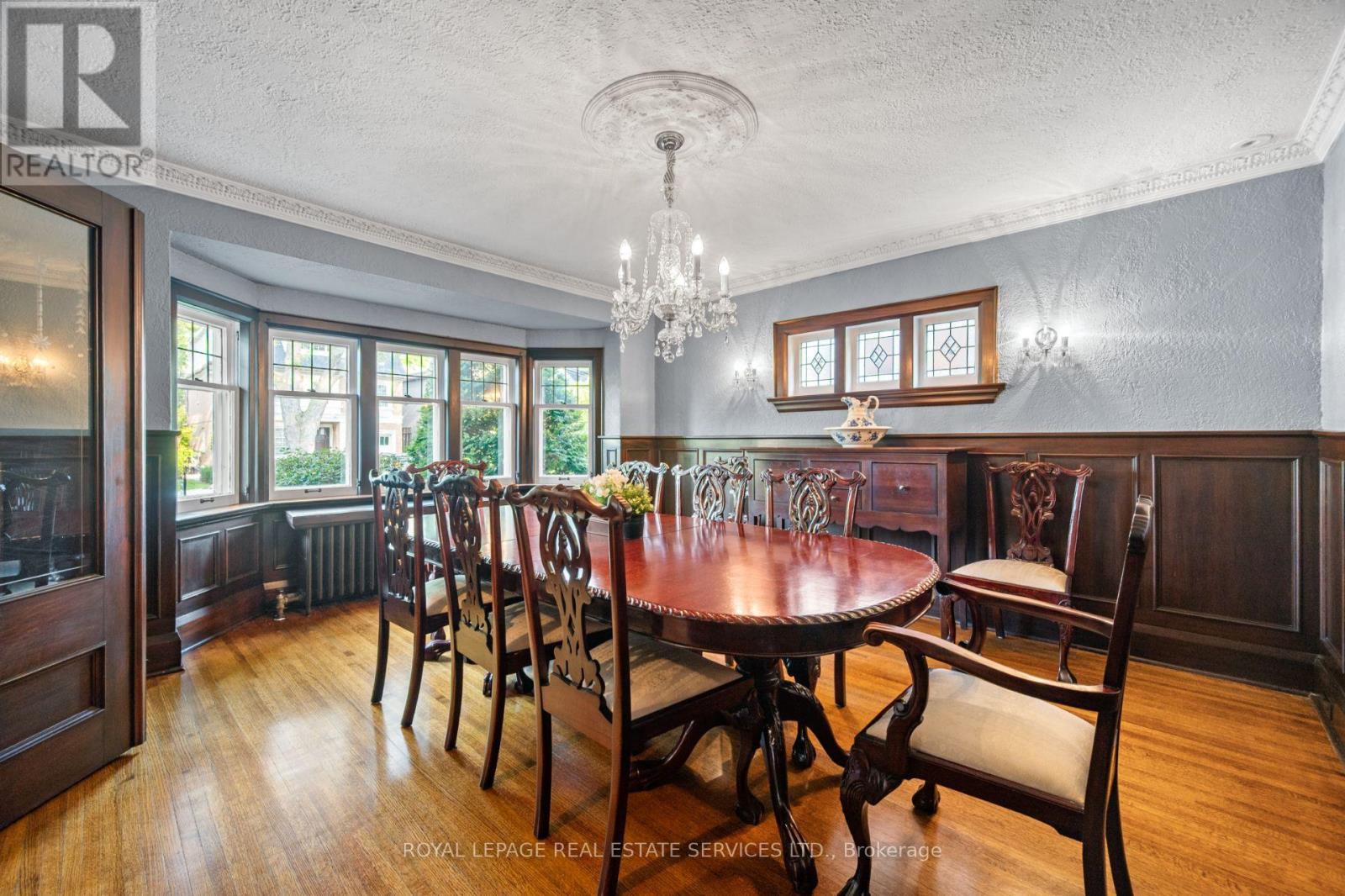 64 Grenview Boulevard N, Toronto, Ontario  M8X 2K4 - Photo 7 - W12452830