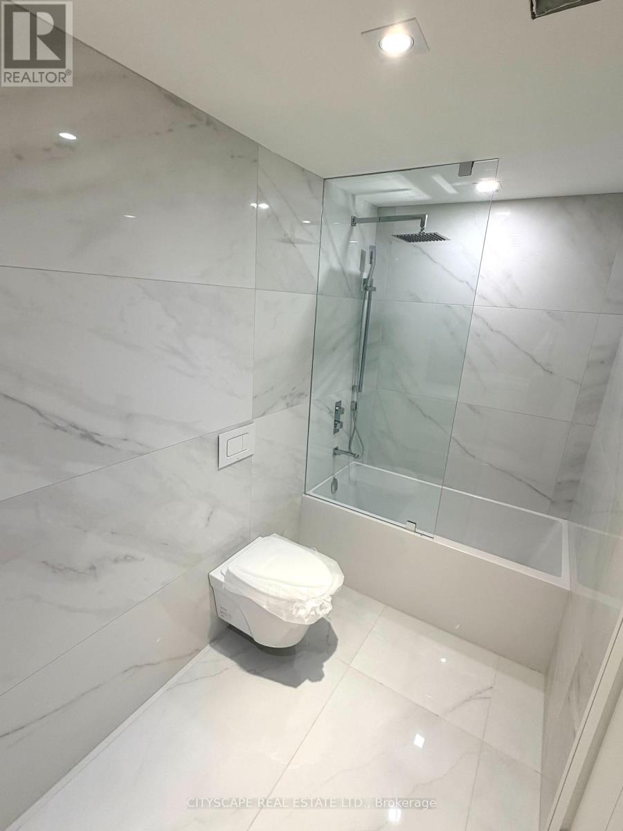 155 Lake Promenade, Toronto, Ontario  M8W 1A6 - Photo 12 - W12452833