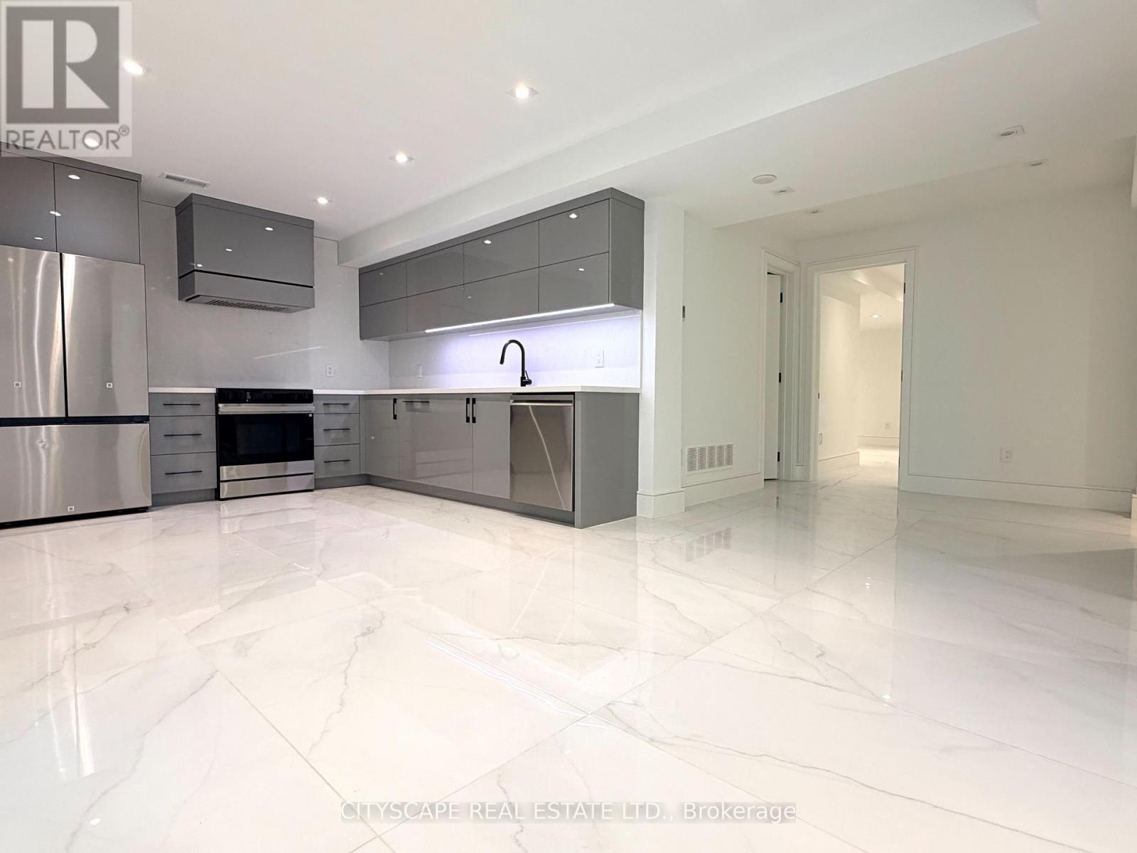 155 Lake Promenade, Toronto, Ontario  M8W 1A6 - Photo 6 - W12452833