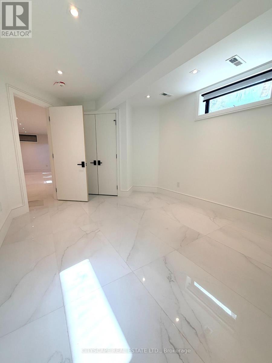 155 Lake Promenade, Toronto, Ontario  M8W 1A6 - Photo 7 - W12452833