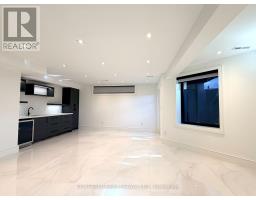 155 LAKE PROMENADE, Toronto, Ontario