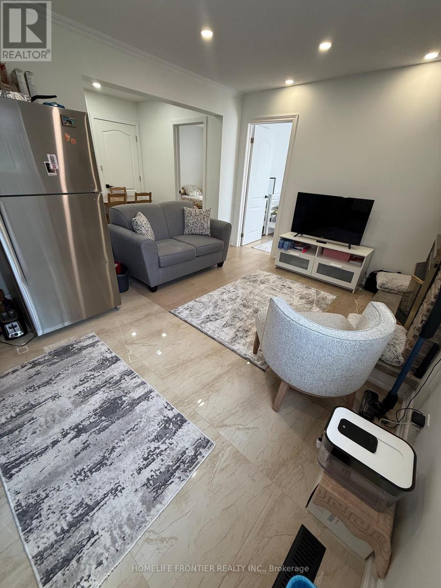 Main Floor - 759 Bloor Street, Mississauga, Ontario  L3Y 2M7 - Photo 5 - W12452855