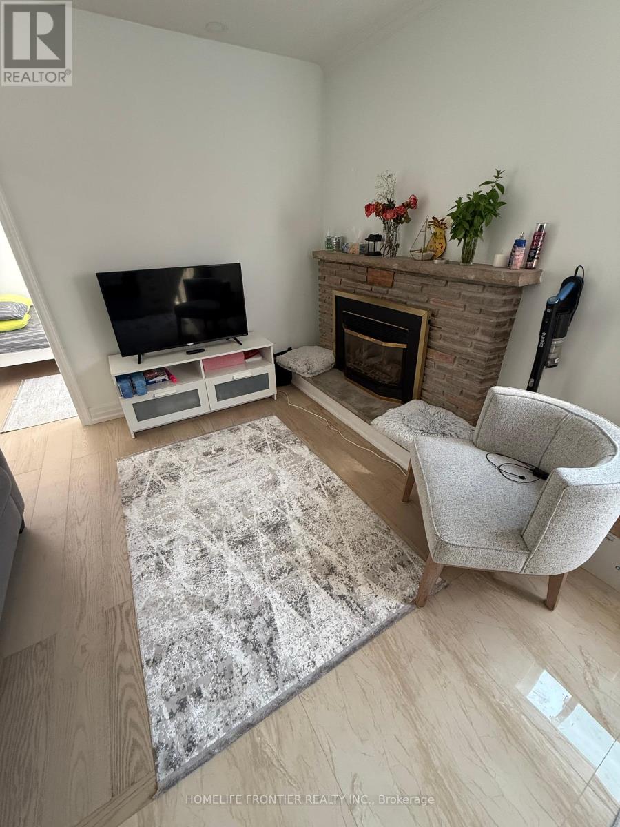 Main Floor - 759 Bloor Street, Mississauga, Ontario  L3Y 2M7 - Photo 6 - W12452855