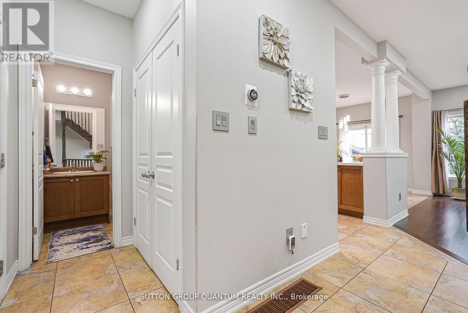 2467 Millstone Drive, Oakville, Ontario  L6M 0H6 - Photo 11 - W12452861
