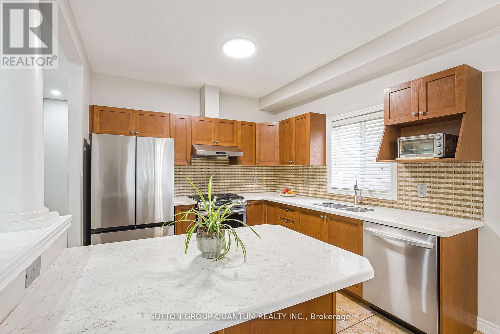 2467 Millstone Drive, Oakville, Ontario  L6M 0H6 - Photo 15 - W12452861