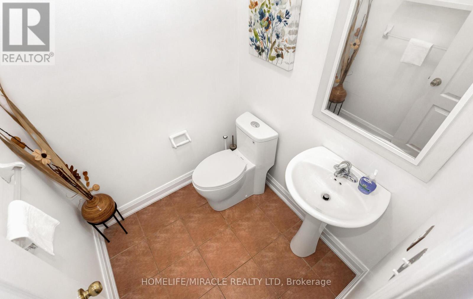 20 Atira Avenue, Brampton, Ontario  L7A 3T3 - Photo 17 - W12452866