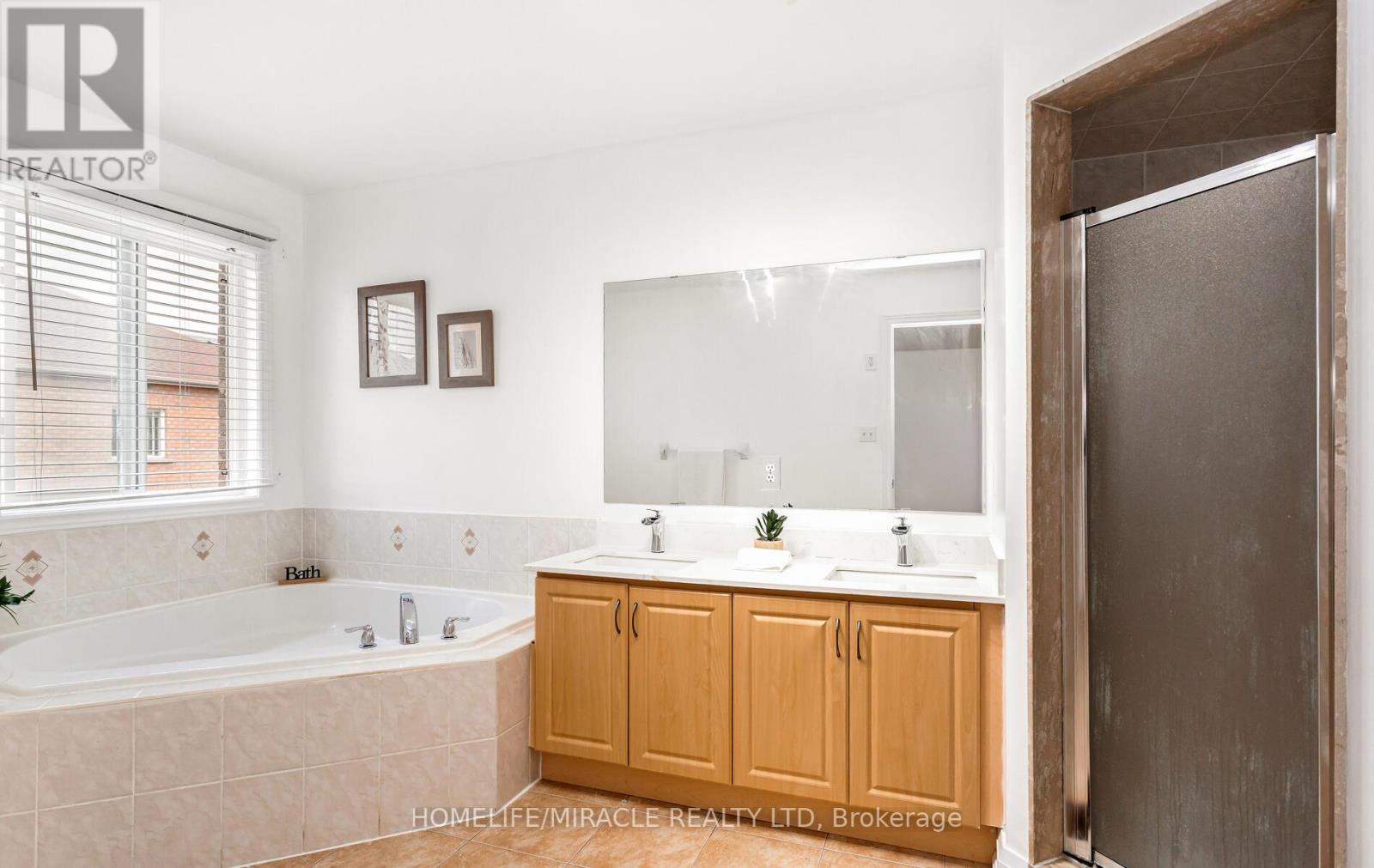 20 Atira Avenue, Brampton, Ontario  L7A 3T3 - Photo 24 - W12452866