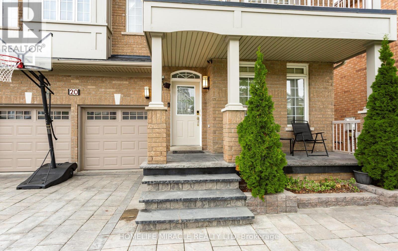 20 Atira Avenue, Brampton, Ontario  L7A 3T3 - Photo 3 - W12452866