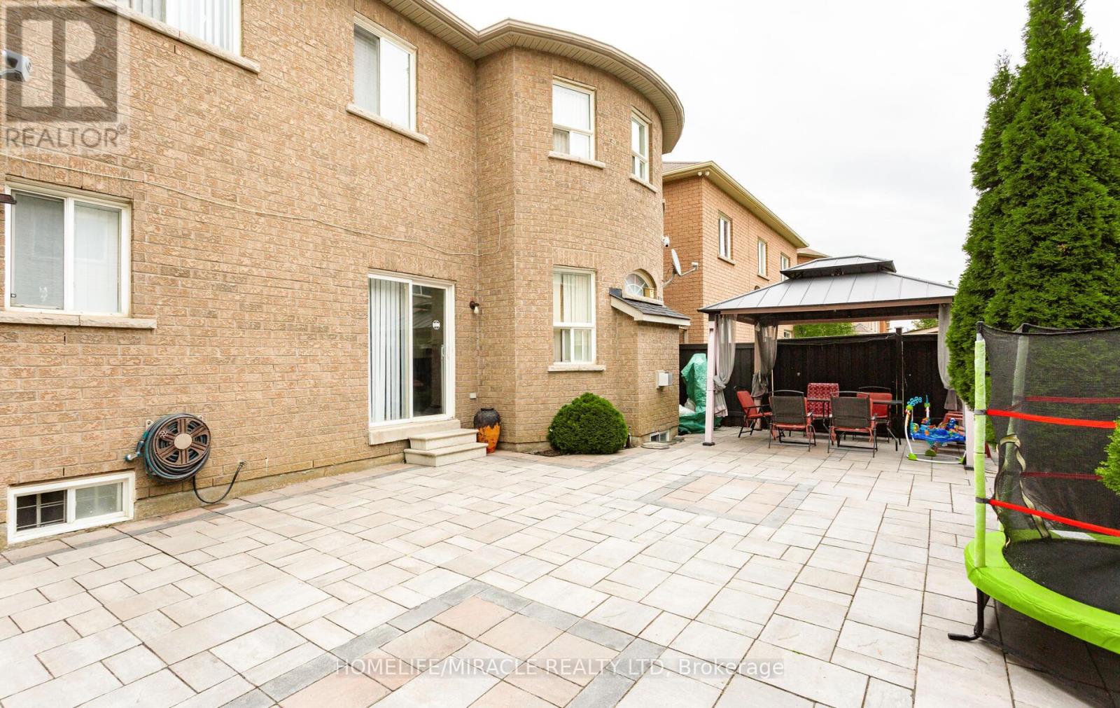 20 Atira Avenue, Brampton, Ontario  L7A 3T3 - Photo 47 - W12452866