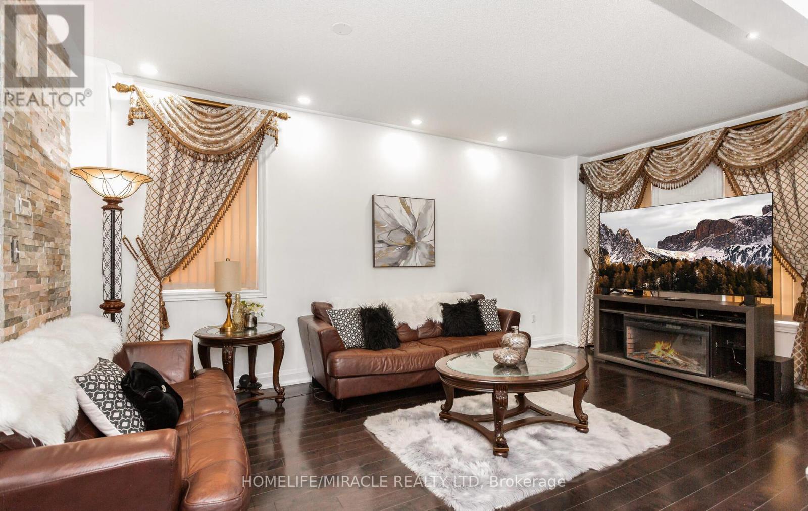20 Atira Avenue, Brampton, Ontario  L7A 3T3 - Photo 6 - W12452866