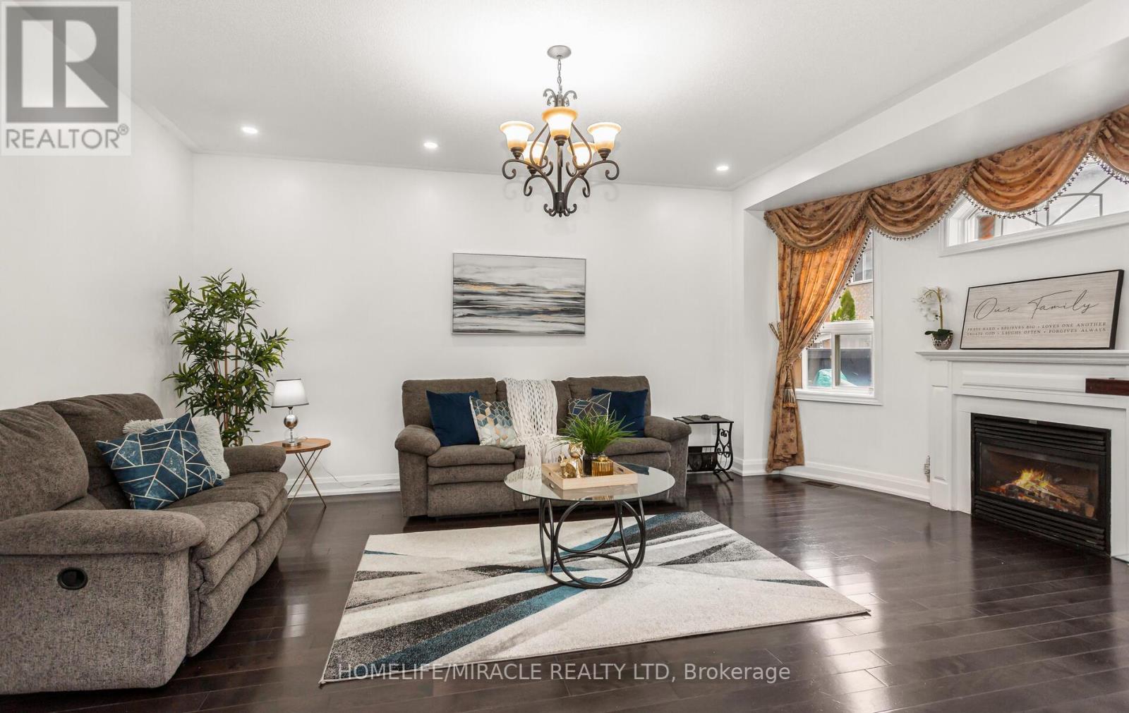 20 Atira Avenue, Brampton, Ontario  L7A 3T3 - Photo 9 - W12452866
