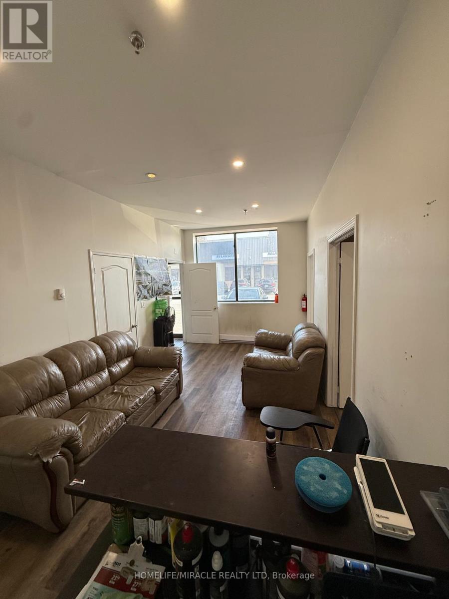 24 - 1050 Britannia Road E, Mississauga, Ontario  L4W 4N9 - Photo 3 - W12452868
