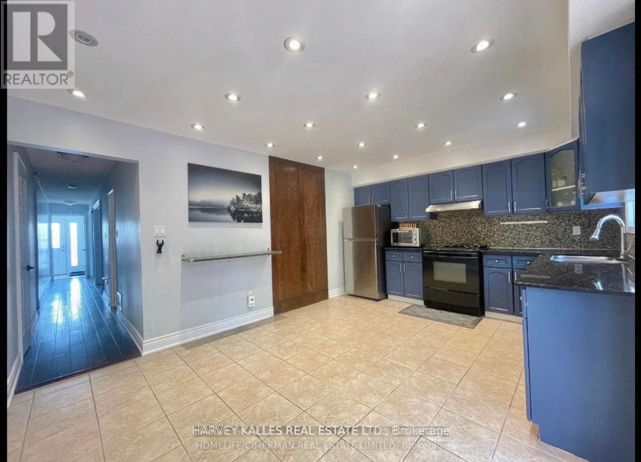 Main - 394 Caledonia Road, Toronto, Ontario  M6E 4T8 - Photo 8 - W12452883
