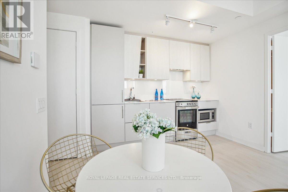 4301 - 3900 Confederation Parkway, Mississauga, Ontario  L5B 0M3 - Photo 17 - W12452890