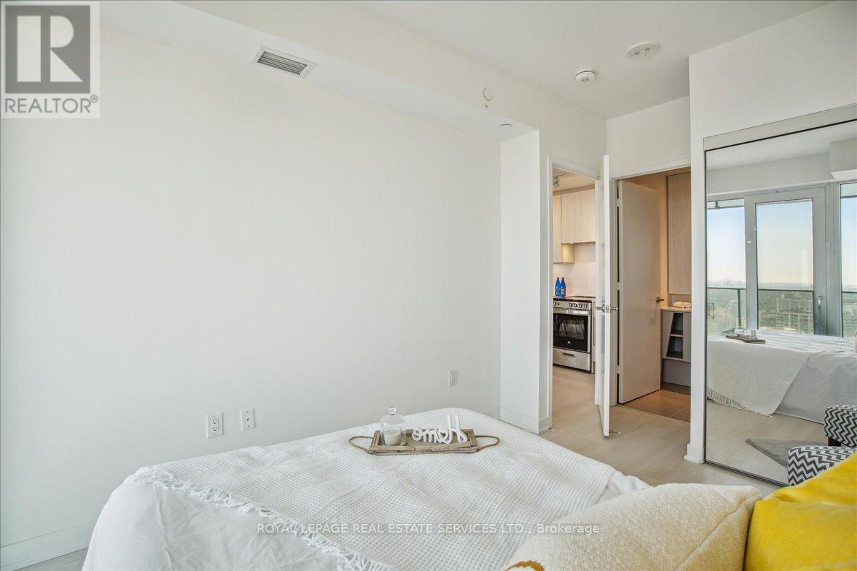 4301 - 3900 Confederation Parkway, Mississauga, Ontario  L5B 0M3 - Photo 27 - W12452890