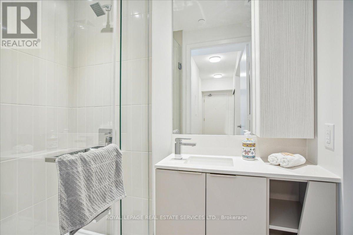 4301 - 3900 Confederation Parkway, Mississauga, Ontario  L5B 0M3 - Photo 37 - W12452890