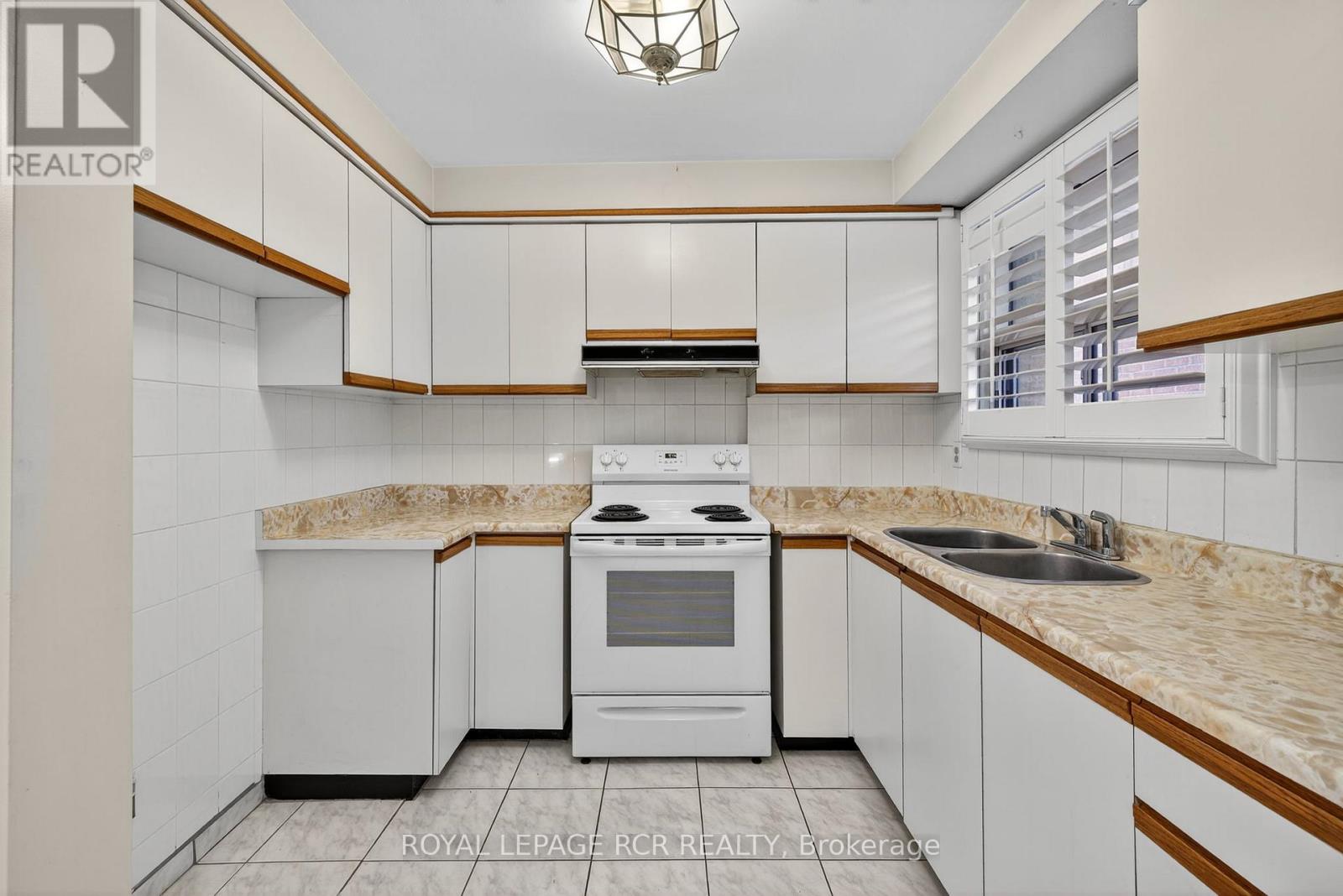 8 Cross Street, Toronto, Ontario  M9N 2B9 - Photo 16 - W12452906