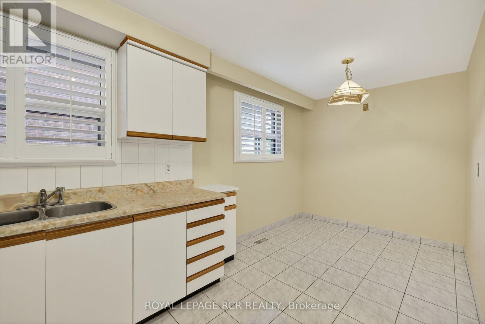 8 Cross Street, Toronto, Ontario  M9N 2B9 - Photo 17 - W12452906