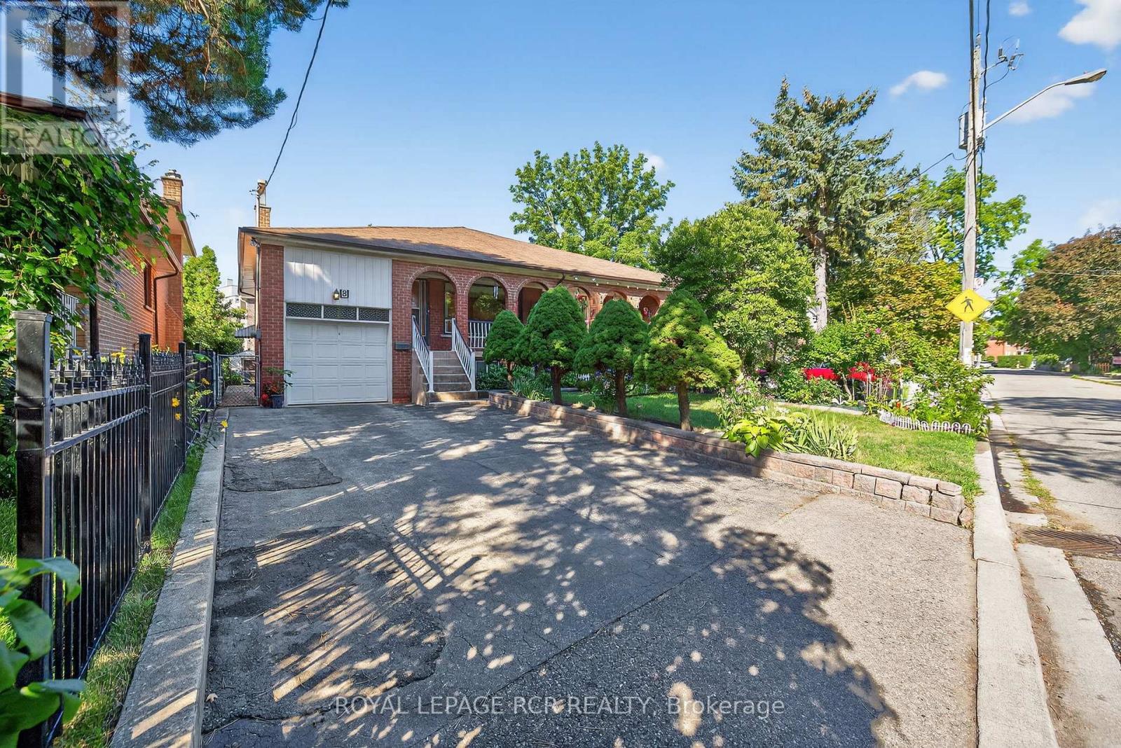 8 Cross Street, Toronto, Ontario  M9N 2B9 - Photo 2 - W12452906