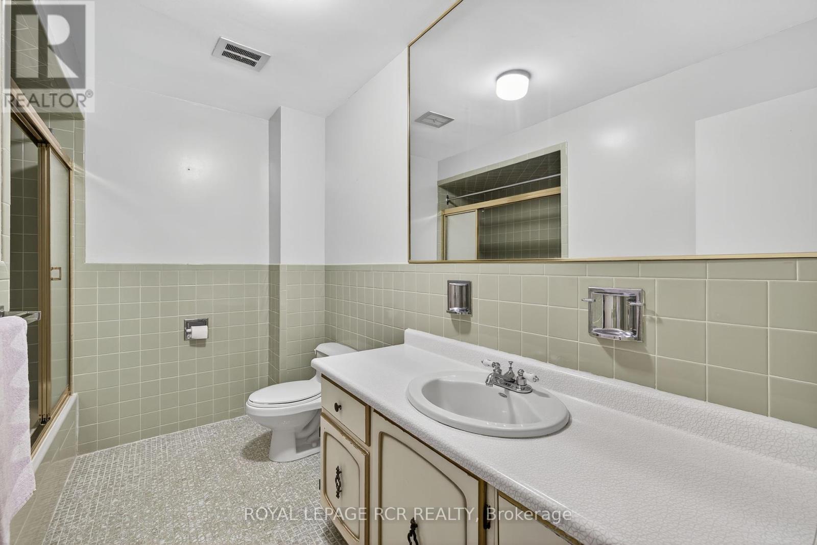 8 Cross Street, Toronto, Ontario  M9N 2B9 - Photo 22 - W12452906