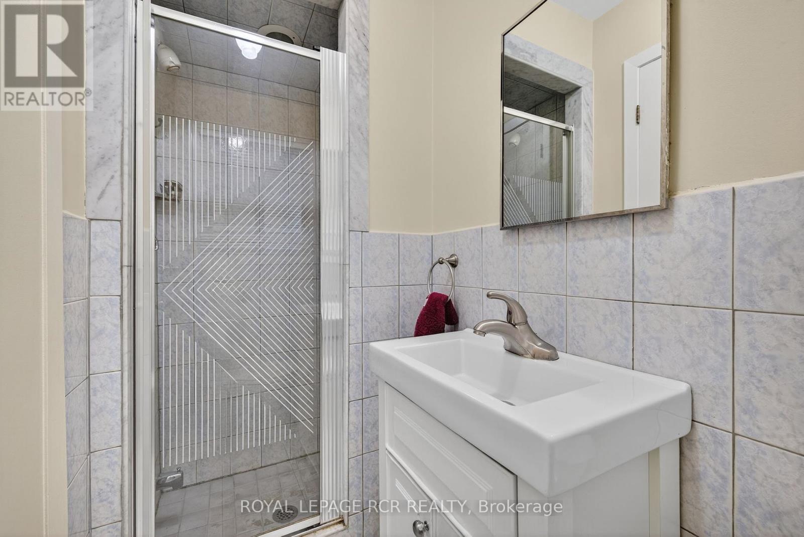 8 Cross Street, Toronto, Ontario  M9N 2B9 - Photo 31 - W12452906