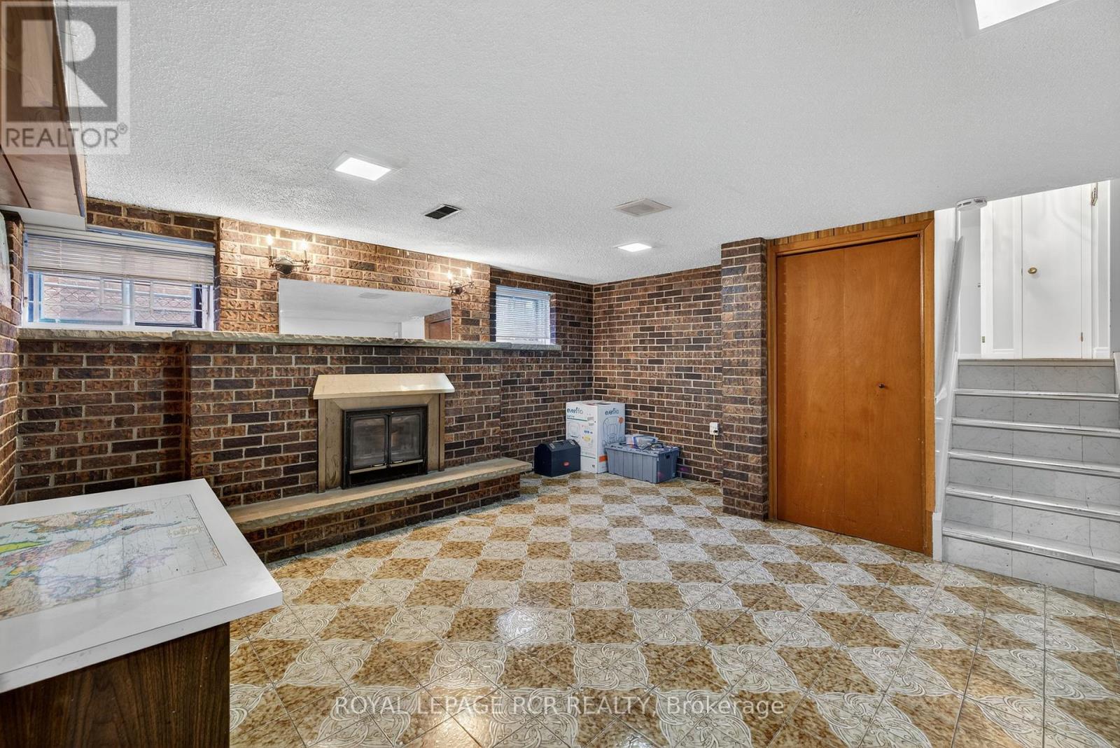 8 Cross Street, Toronto, Ontario  M9N 2B9 - Photo 33 - W12452906