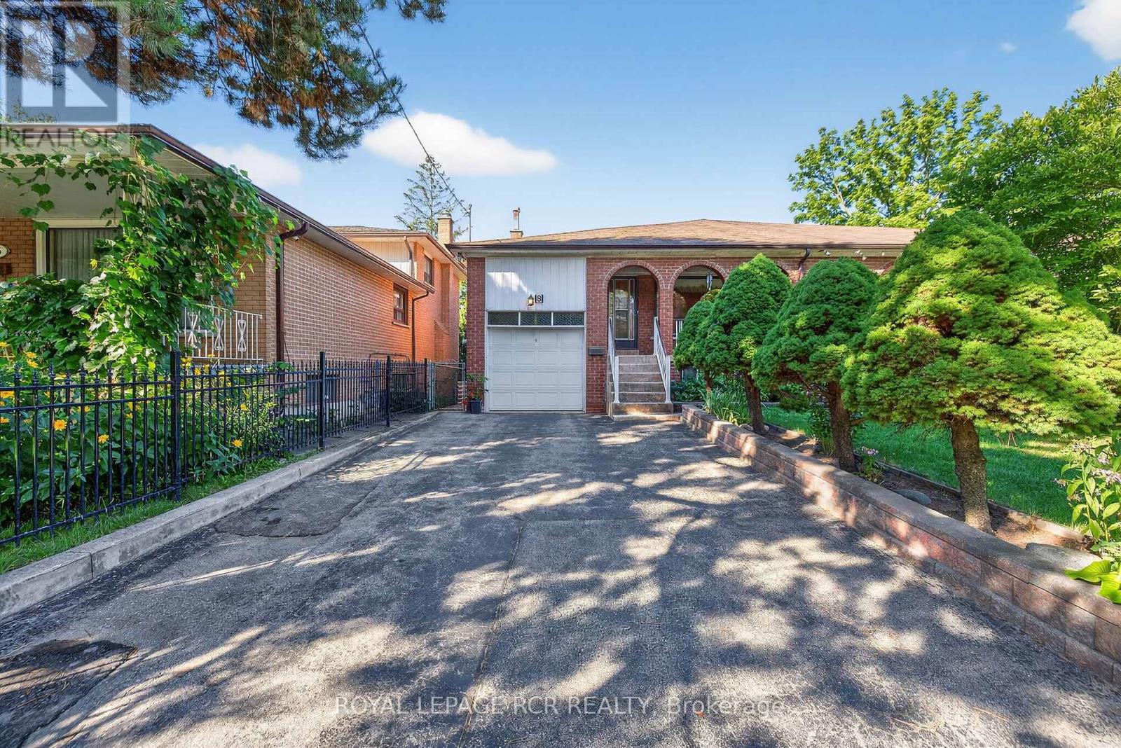 8 Cross Street, Toronto, Ontario  M9N 2B9 - Photo 4 - W12452906