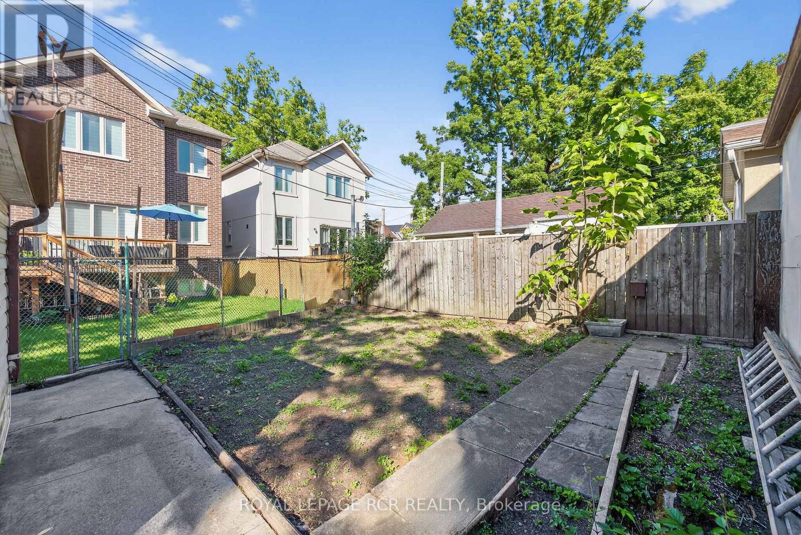 8 Cross Street, Toronto, Ontario  M9N 2B9 - Photo 40 - W12452906