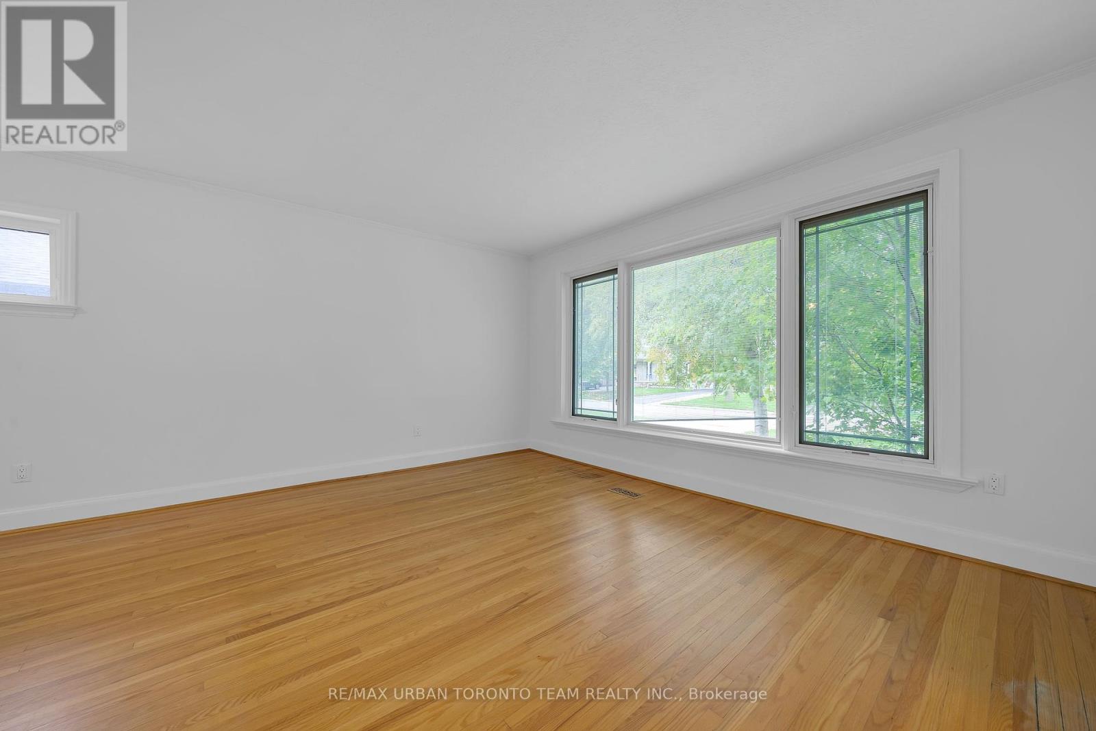 25 Westhead Road, Toronto, Ontario  M8W 4R7 - Photo 12 - W12452914