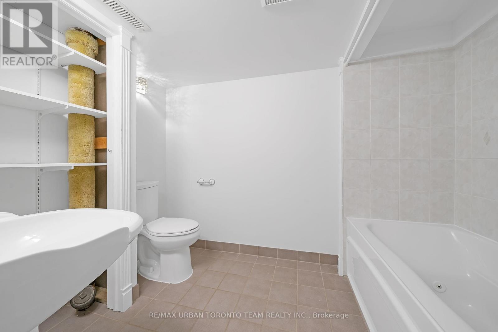25 Westhead Road, Toronto, Ontario  M8W 4R7 - Photo 21 - W12452914