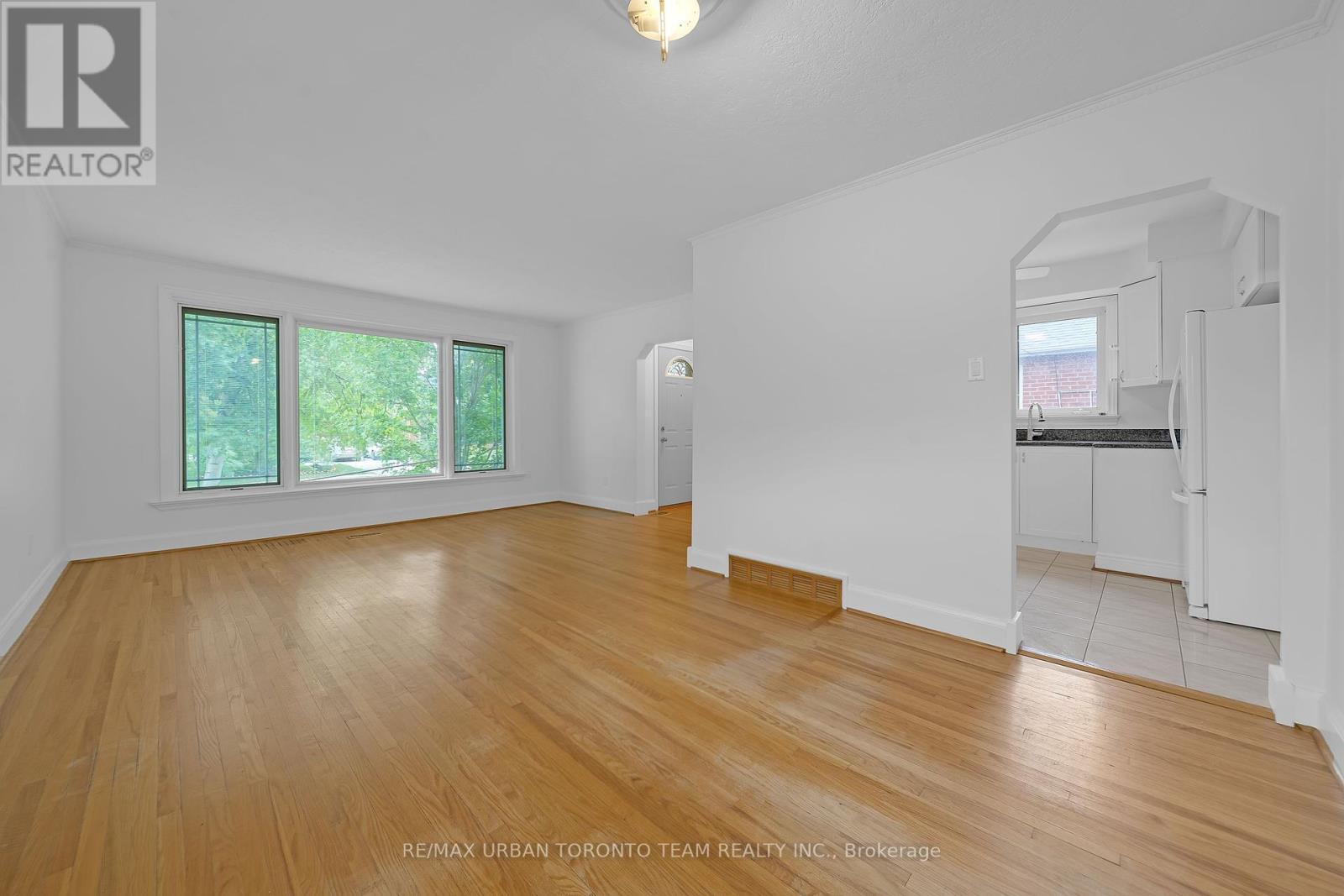 25 Westhead Road, Toronto, Ontario  M8W 4R7 - Photo 6 - W12452914
