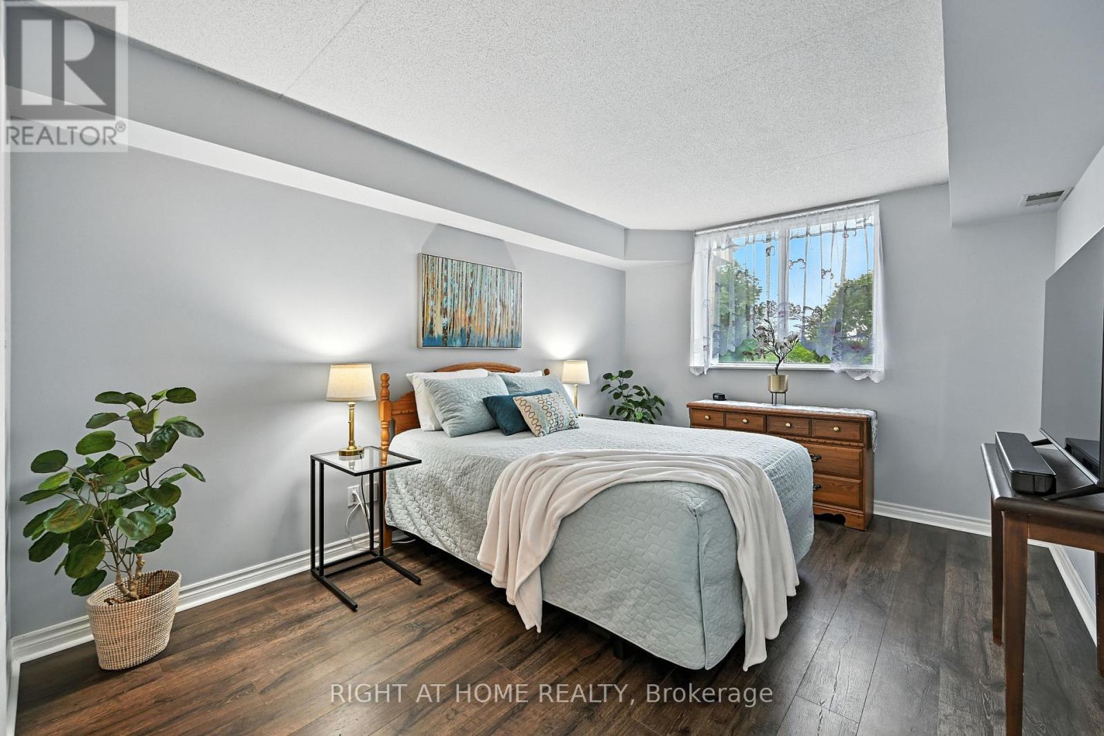 404 - 3499 Upper Middle Road, Burlington, Ontario  L7M 4M7 - Photo 13 - W12452918