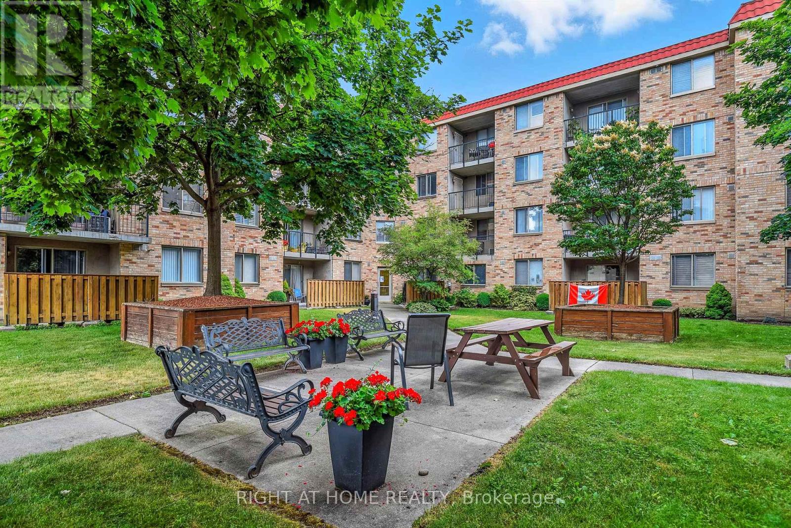 404 - 3499 Upper Middle Road, Burlington, Ontario  L7M 4M7 - Photo 17 - W12452918