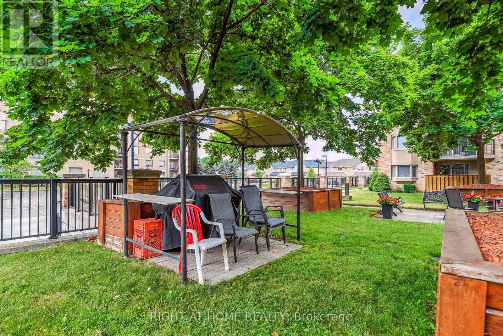 404 - 3499 Upper Middle Road, Burlington, Ontario  L7M 4M7 - Photo 18 - W12452918
