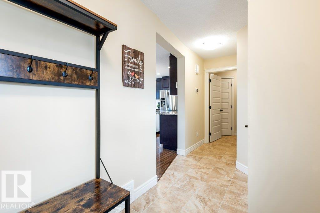 3873 Robins Cr Nw, Edmonton, Alberta  T5S 0M8 - Photo 3 - E4461374
